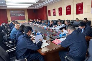 布鲁斯-布朗谈1万美元买11号球衣：我本以为对方会要得更多